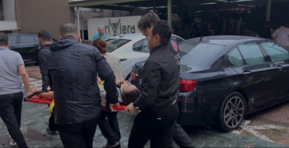 Antalya ve Muğla’da sağanak kabusu: Caddeler göle döndü, ağaçlar devrildi, 3 kişi yaralandı - 2. Resim