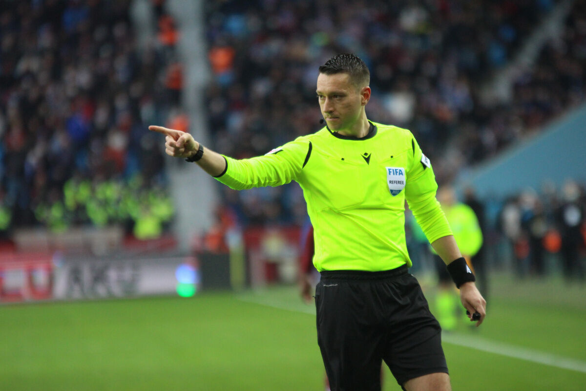 Bahis oynayan 7 üst klasman hakemi belli oldu: Zorbay Küçük ve 6 Süper Lig hakemi disipline sevk edildi Bahis oynayan 7 üst klasman hakemi belli oldu: Zorbay Küçük ve 6 Süper Lig hakemi disipline sevk edildi - 1. Resim