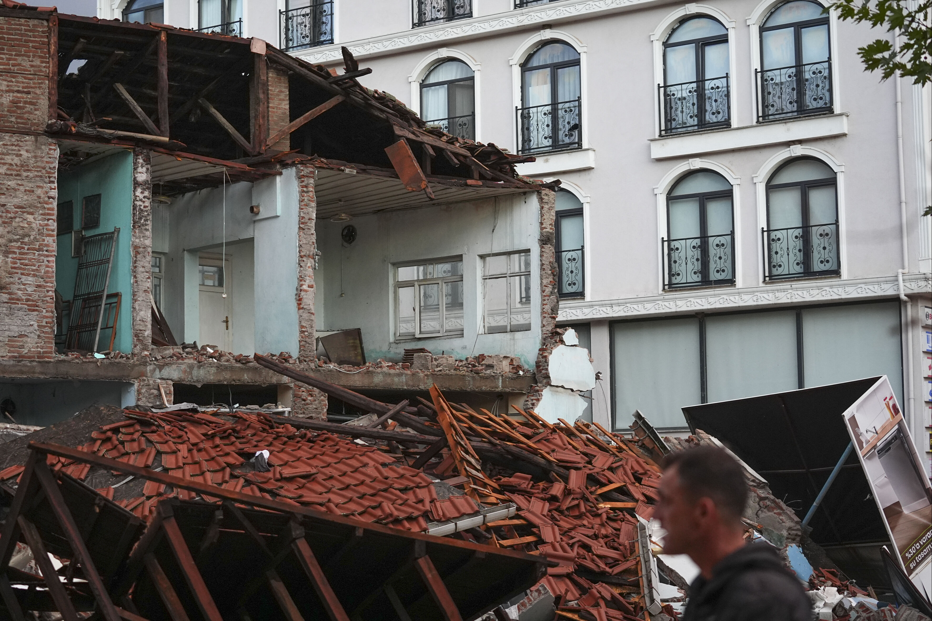 Balıkesir Sındırgı depreminin verdiği hasar gün ağarınca ortaya çıktı Balıkesir Sındırgı depreminin verdiği hasar gün ağarınca ortaya çıktı - 2. Resim