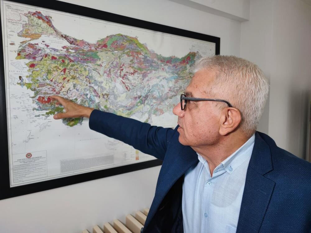 Balıkesir'deki depremlerin ardından tüyler ürperten açıklama: Tespit edilemeyen bir fay harekete geçti... Balıkesir'deki depremlerin ardından tüyler ürperten açıklama: Tespit edilemeyen bir fay harekete geçti... - 1. Resim