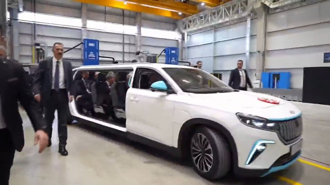 Cumhurbaşkanı Erdoğan törene Togg&#039;un özel versiyonu ile geldi