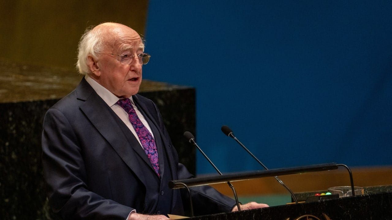 İrlanda Cumhurbaşkanı Higgins apar topar hastaneye kaldırıldı İrlanda Cumhurbaşkanı Higgins apar topar hastaneye kaldırıldı
