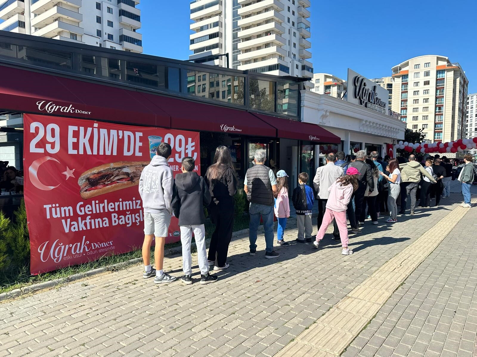 29 Ekim'e özel 29 TL'ye tavuk döner ve ayran! Tüm geliri Mehmetçik Vakfı'na bağışlanacak - 2. Resim