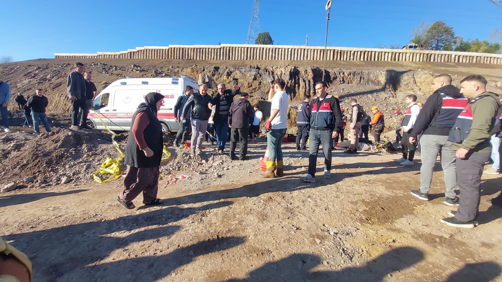 30 metrelik kuyuya düşen işçiden kahreden haber 30 metrelik kuyuya düşen işçiden kahreden haber - 1. Resim