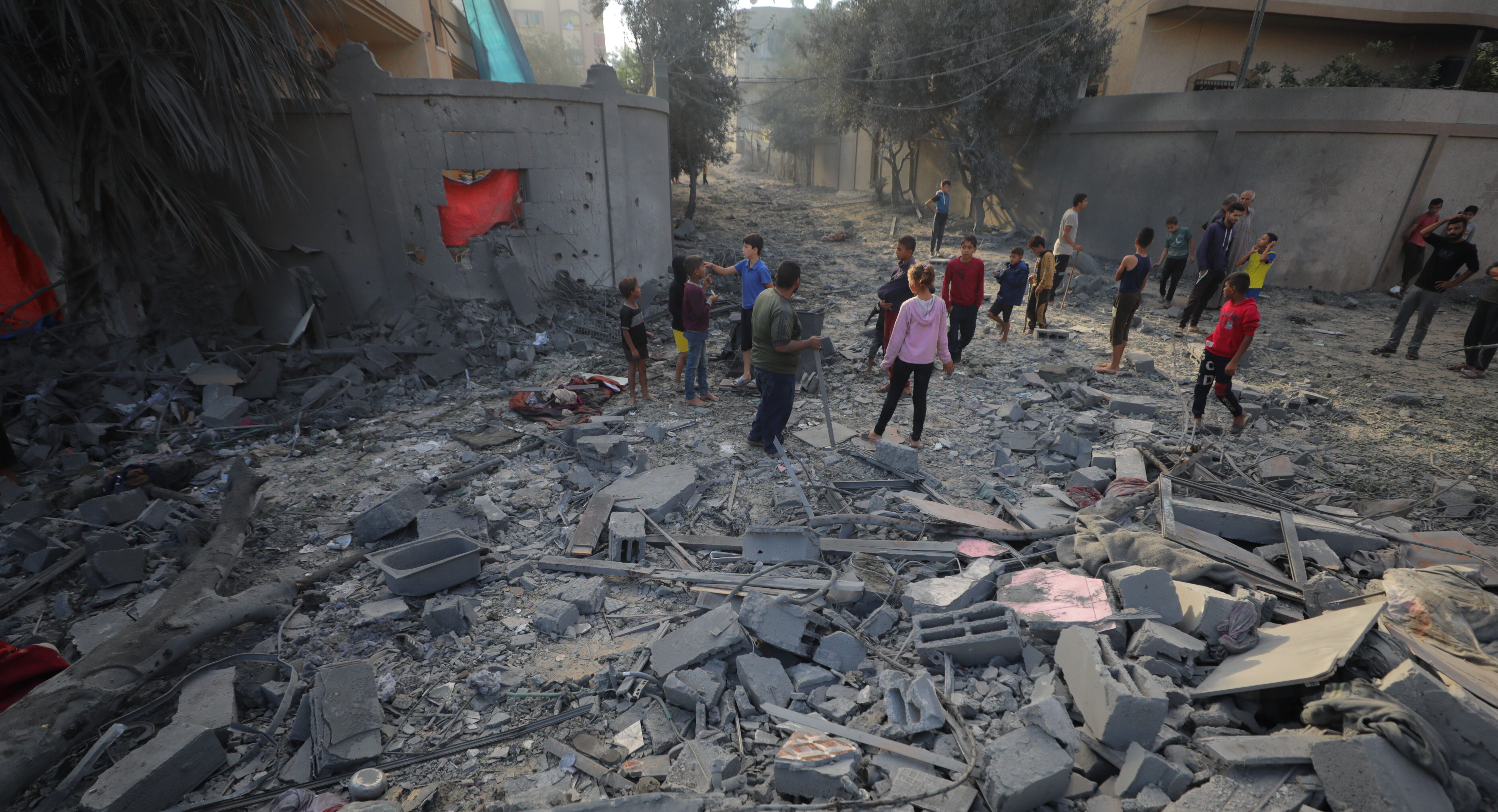 Ateşkes kağıt üzerinde kaldı, İsrail yeniden Gazze'yi vurdu! Can kaybı artıyor Ateşkes kağıt üzerinde kaldı, İsrail yeniden Gazze'yi vurdu! Can kaybı artıyor - 2. Resim