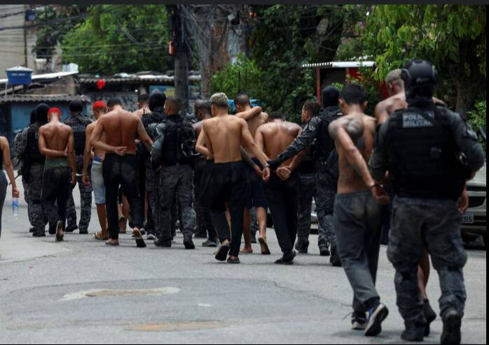 Brezilya'daki 'favela' operasyonunda bilanço artıyor! En az 132 kişi hayatını kaybetti Brezilya'daki 'favela' operasyonunda bilanço artıyor! En az 132 kişi hayatını kaybetti - 3. Resim