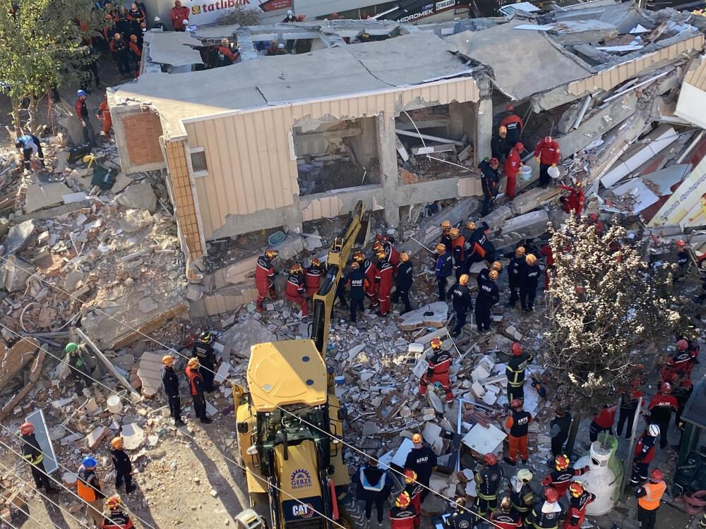 Gebze'de çöken apartmanda enkaz altında kalanların kimlikleri belli oldu! En yakınları konuştu: Şoktayız... Gebze'de çöken apartmanda enkaz altında kalanların kimlikleri belli oldu! En yakınları konuştu: Şoktayız... - 3. Resim