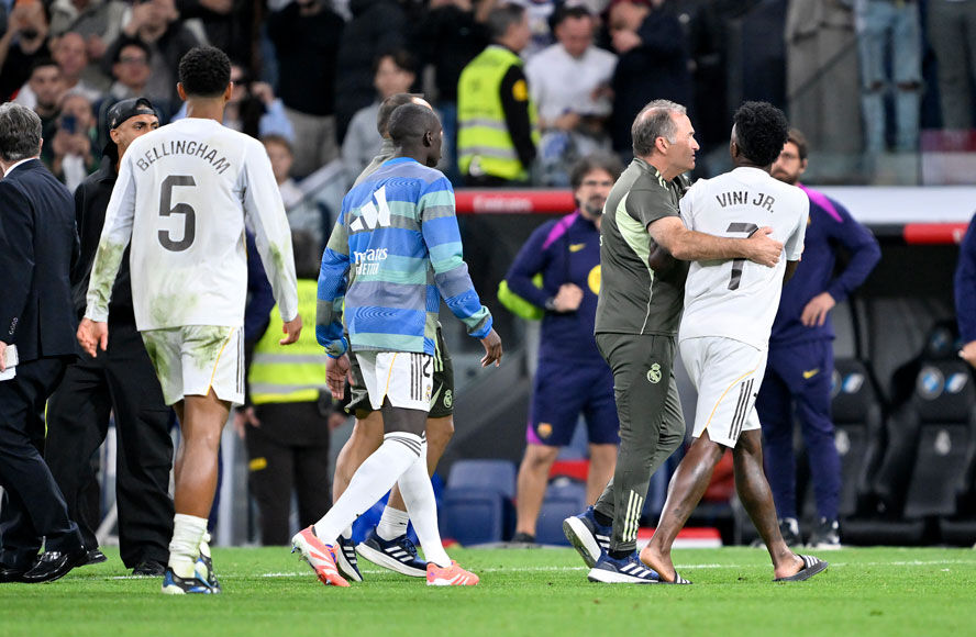 Real Madrid'de tehdit krizi! Öfkesi dinmedi, soyunma odası karıştı Real Madrid'de tehdit krizi! Öfkesi dinmedi, soyunma odasında gerginlik çıktı - 2. Resim