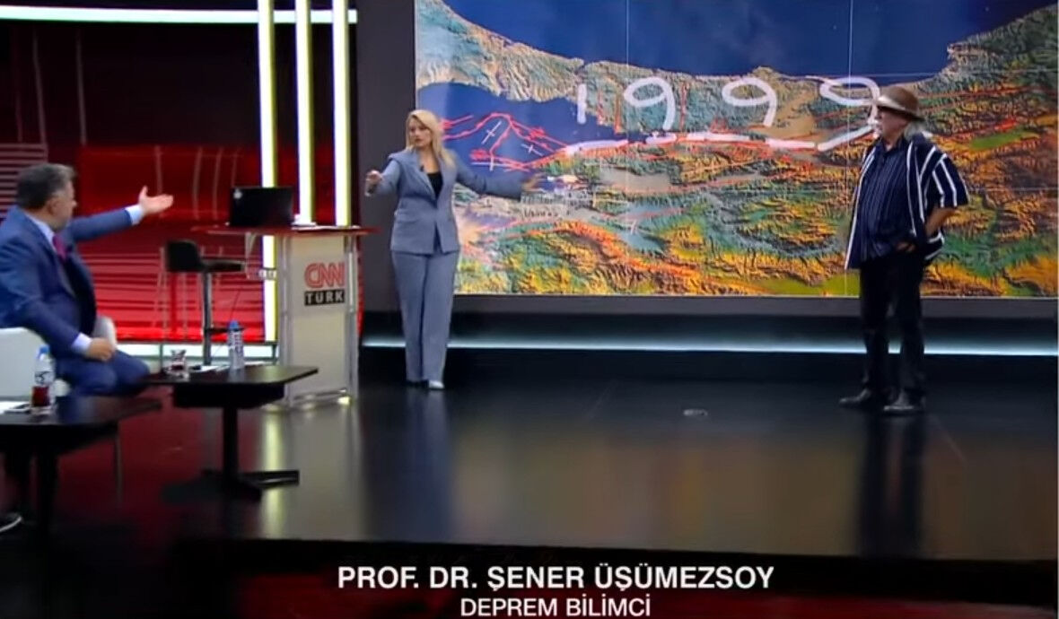 Şener Üşümezsoy canlı yayında çılgına döndü! "Tamam be" diyerek bağırdı Şener Üşümezsoy canlı yayında çılgına döndü! "Tamam be" diyerek bağırdı - 1. Resim