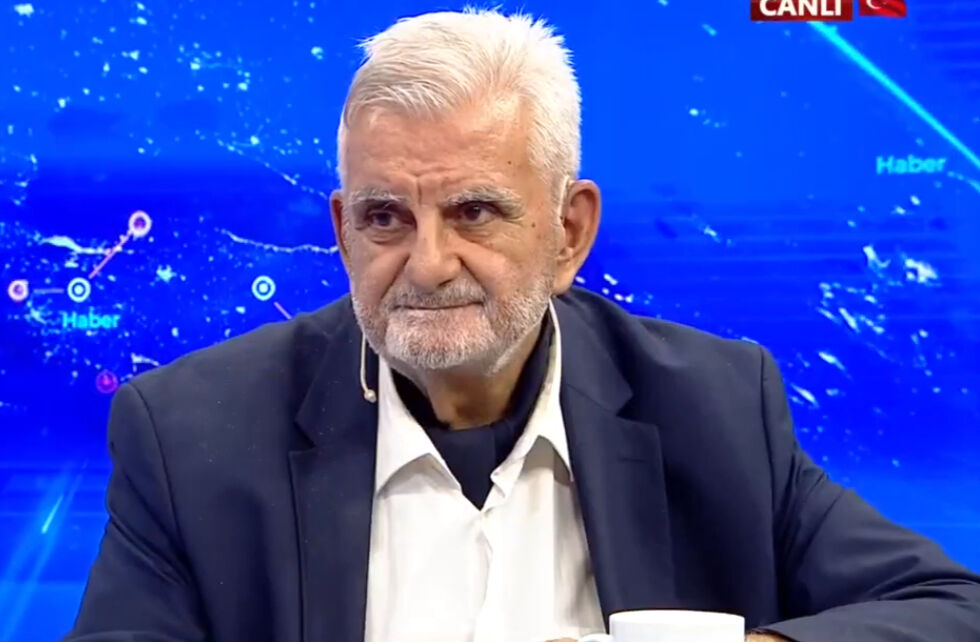 Seyyid Abdülhakim Arvasi hazretlerinin torunu, hukukçu Prof. Dr. Hasan Fehim Üçışık vefat etti Seyyid Abdülhakim Arvasi hazretlerinin torunu, hukukçu Prof. Dr. Hasan Fehim Üçışık vefat etti - 1. Resim