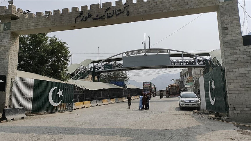 Sınırdaki çatışmada 13 kişi hayatını kaybetti! Afganistan-Pakistan hattında çatışmalar sürüyor Sınırdaki çatışmada 13 kişi hayatını kaybetti! Afganistan-Pakistan hattında çatışmalar sürüyor - 1. Resim