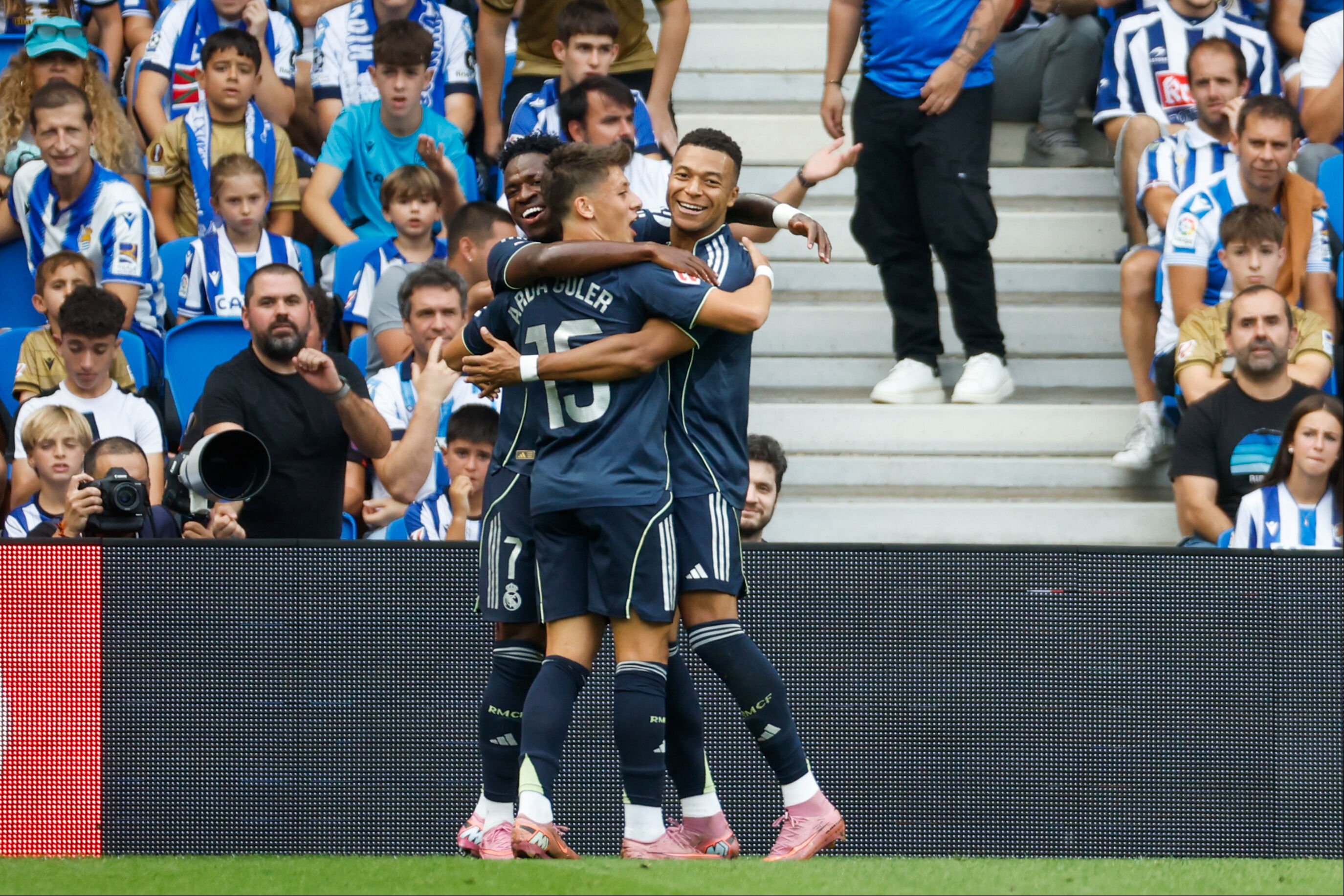 Arda Güler'den büyük başarı! Real Madrid ödülü açıkladı Arda Güler'den büyük başarı! Real Madrid ödülü açıkladı - 1. Resim