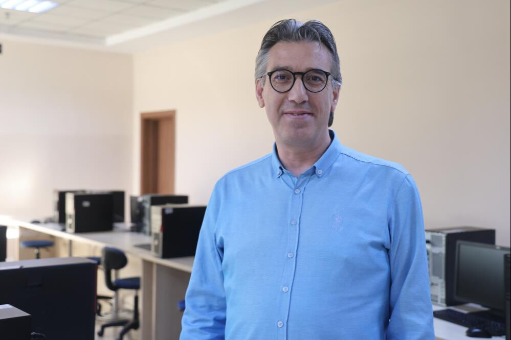 Dolandırıcıların yeni yöntemi pes dedirtti: 'Aile' güveniyle hesaplarını ele geçiriyorlar! KTO Karatay Üniversitesi Bilgisayar Mühendisliği Bölümü Dr. Öğretim Üyesi Ali Osman Çıbıkdiken