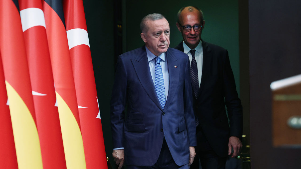 Erdoğan'dan Merz'e 'Gazze' ayarı: Almanya olarak soykırımı görmüyor musunuz? Erdoğan'dan Merz'e 'Gazze' ayarı: Almanya olarak soykırımı görmüyor musunuz? - 1. Resim