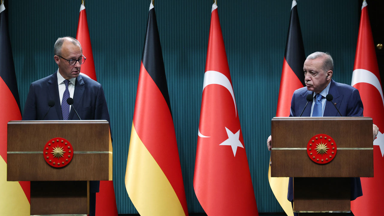 Erdoğan'dan Merz'e 'Gazze' ayarı: Almanya olarak soykırımı görmüyor musunuz? Erdoğan'dan Merz'e 'Gazze' ayarı: Almanya olarak soykırımı görmüyor musunuz? - 5. Resim