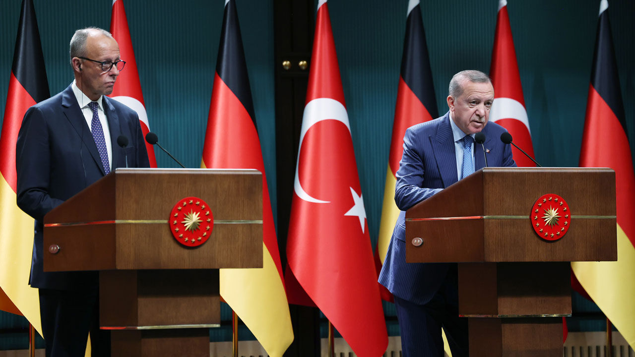 Erdoğan'dan Merz'e 'Gazze' ayarı: Almanya olarak soykırımı görmüyor musunuz? Erdoğan'dan Merz'e 'Gazze' ayarı: Almanya olarak soykırımı görmüyor musunuz? - 3. Resim