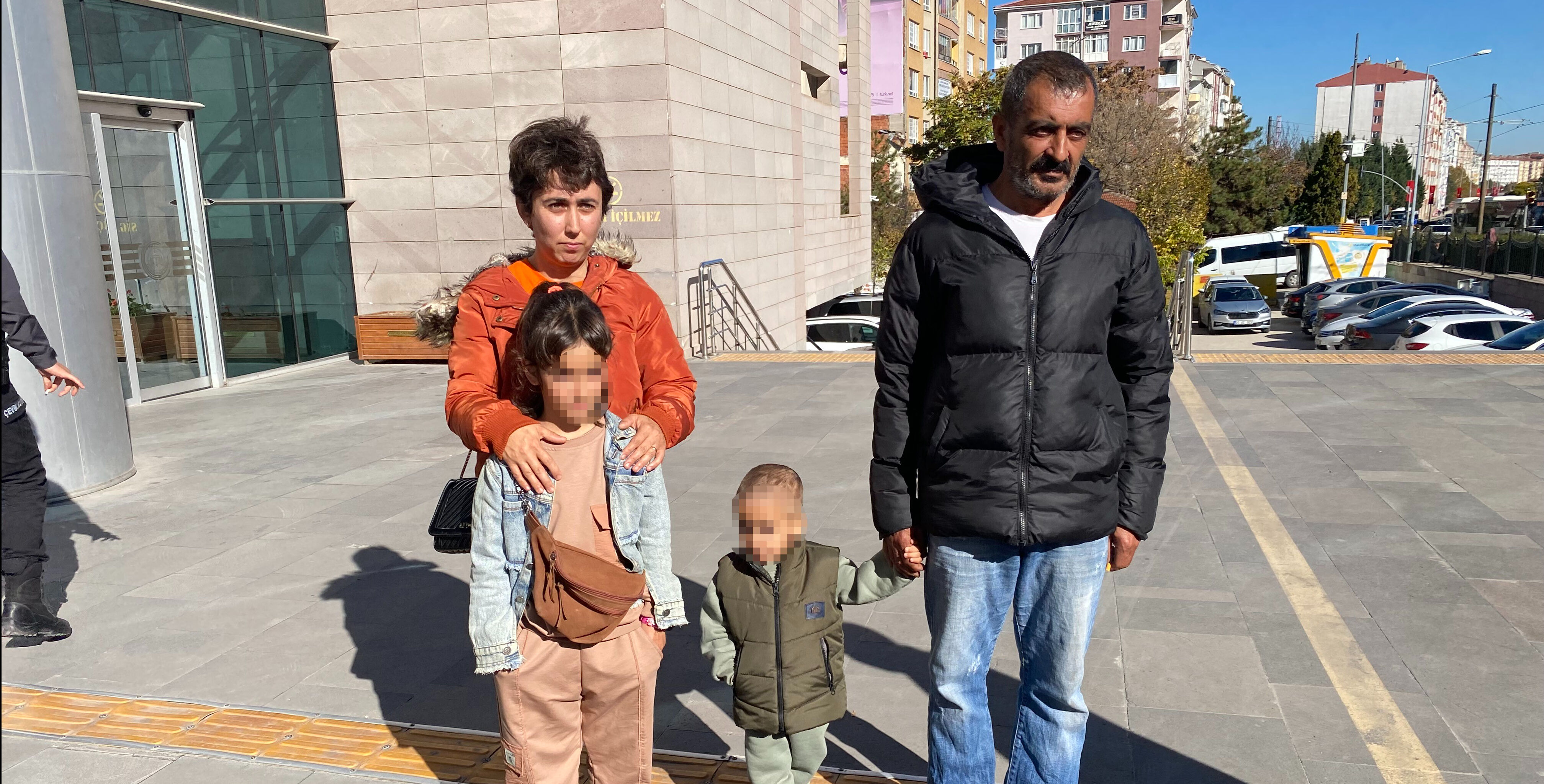 Eskişehir'de para için 1,5 yaşındaki çocuğu falçatayla yaralamıştı! Davada karar çıktı Eskişehir'de para için 1,5 yaşındaki çocuğun boğazını kesmişti! Sanığa hapis cezası verildi - 1. Resim