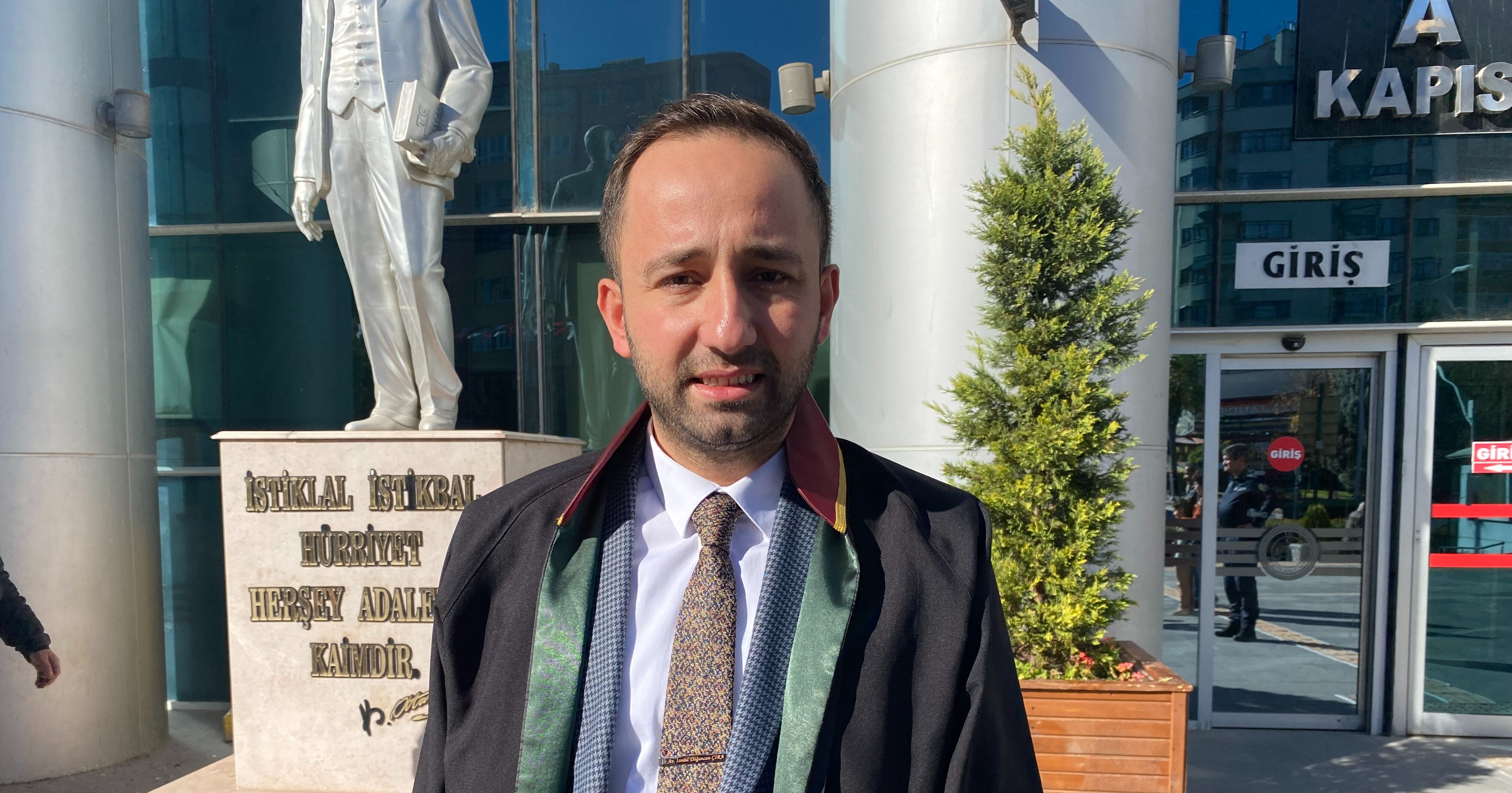 Eskişehir'de para için 1,5 yaşındaki çocuğu falçatayla yaralamıştı! Davada karar çıktı Eskişehir'de para için 1,5 yaşındaki çocuğun boğazını kesmişti! Sanığa hapis cezası verildi - 2. Resim