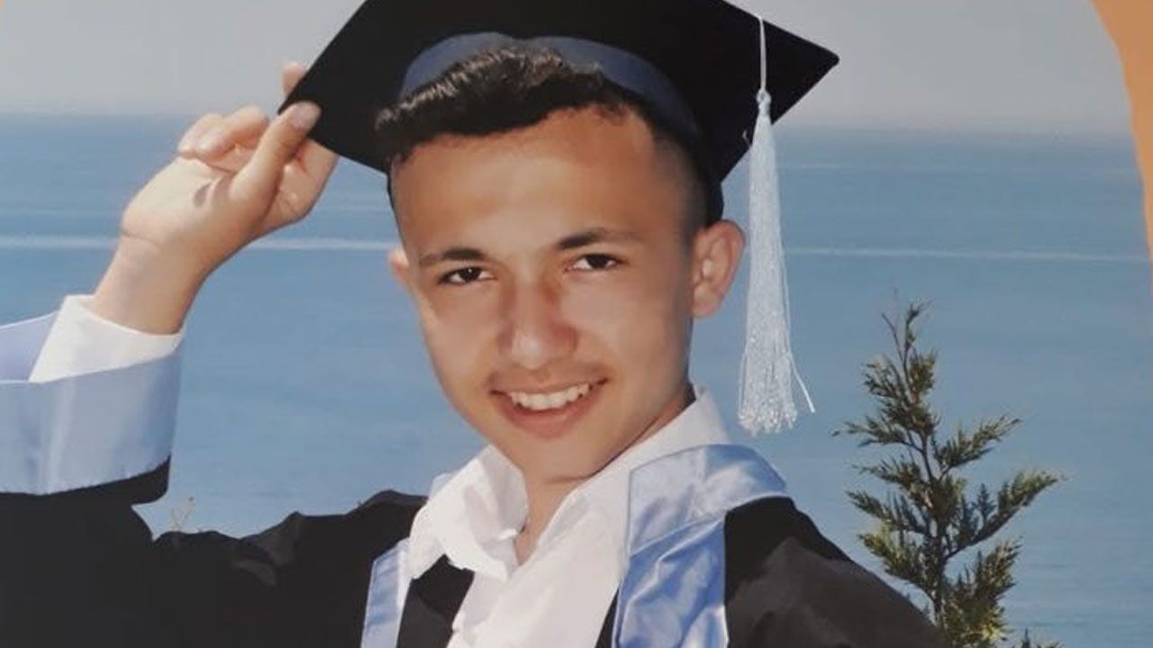 Feci çarpışma: 21 yaşındaki Yaşar Emre Görgülü hayatını kaybetti Feci çarpışma: 21 yaşındaki Yaşar Emre Görgülü hayatını kaybetti