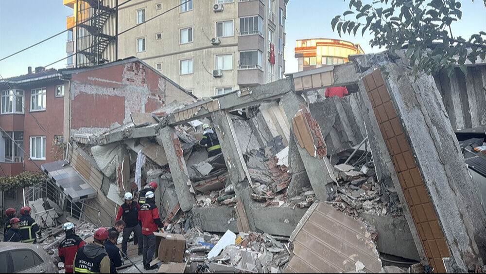 Gebze'den acı haber: Altından metro geçen bina çöktü - 4. Resim