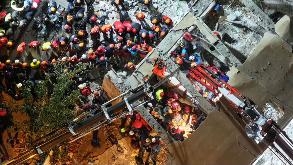 Gebze'den kahreden haberler peş peşe geldi! Çöken binada tek kurtulan Dilara oldu Gebze'den kahreden haberler peş peşe geldi! Çöken binada tek kurtulan Dilara oldu - 5. Resim