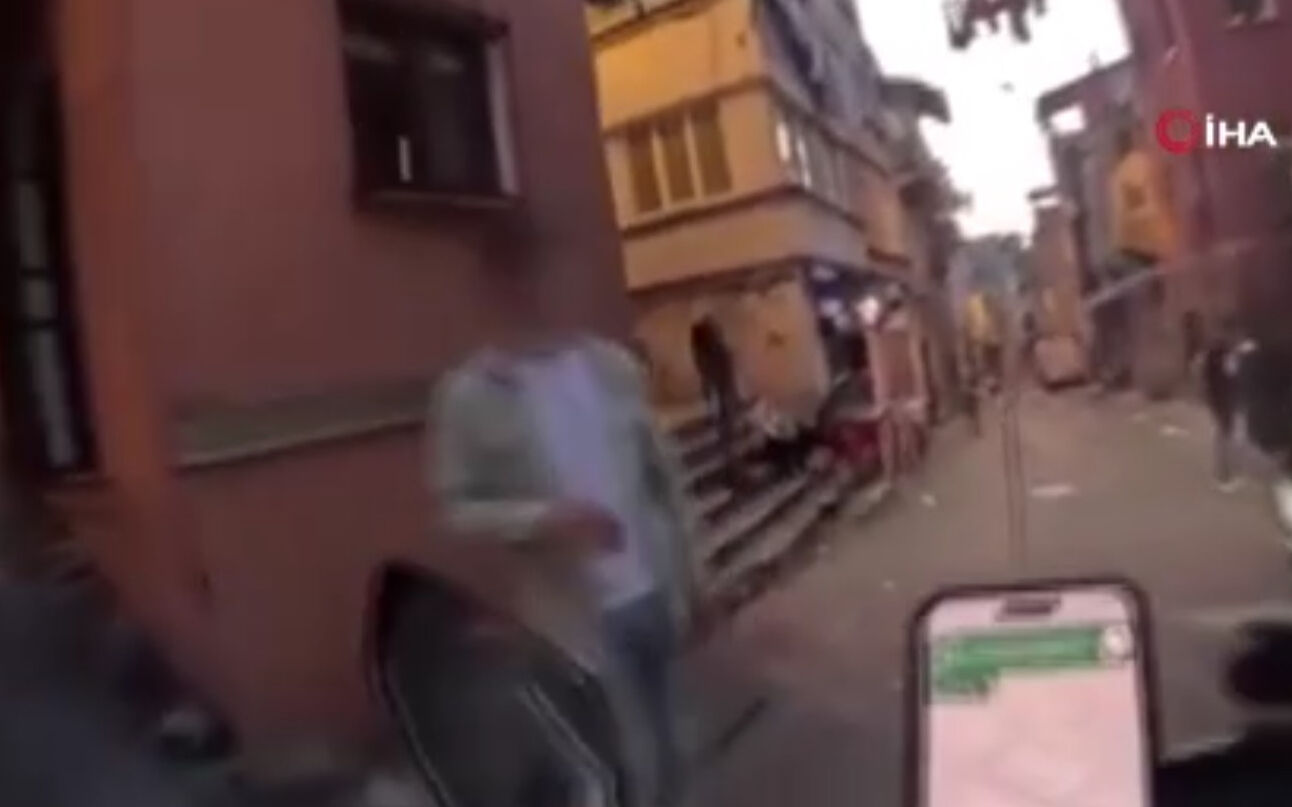 Gençliğin yüz karaları! Ülkemize gelen İspanyol YouTuber'a saldırdılar Gençliğin yüz karaları! Ülkemize gelen İspanyol YouTuber'a saldırdılar - 1. Resim