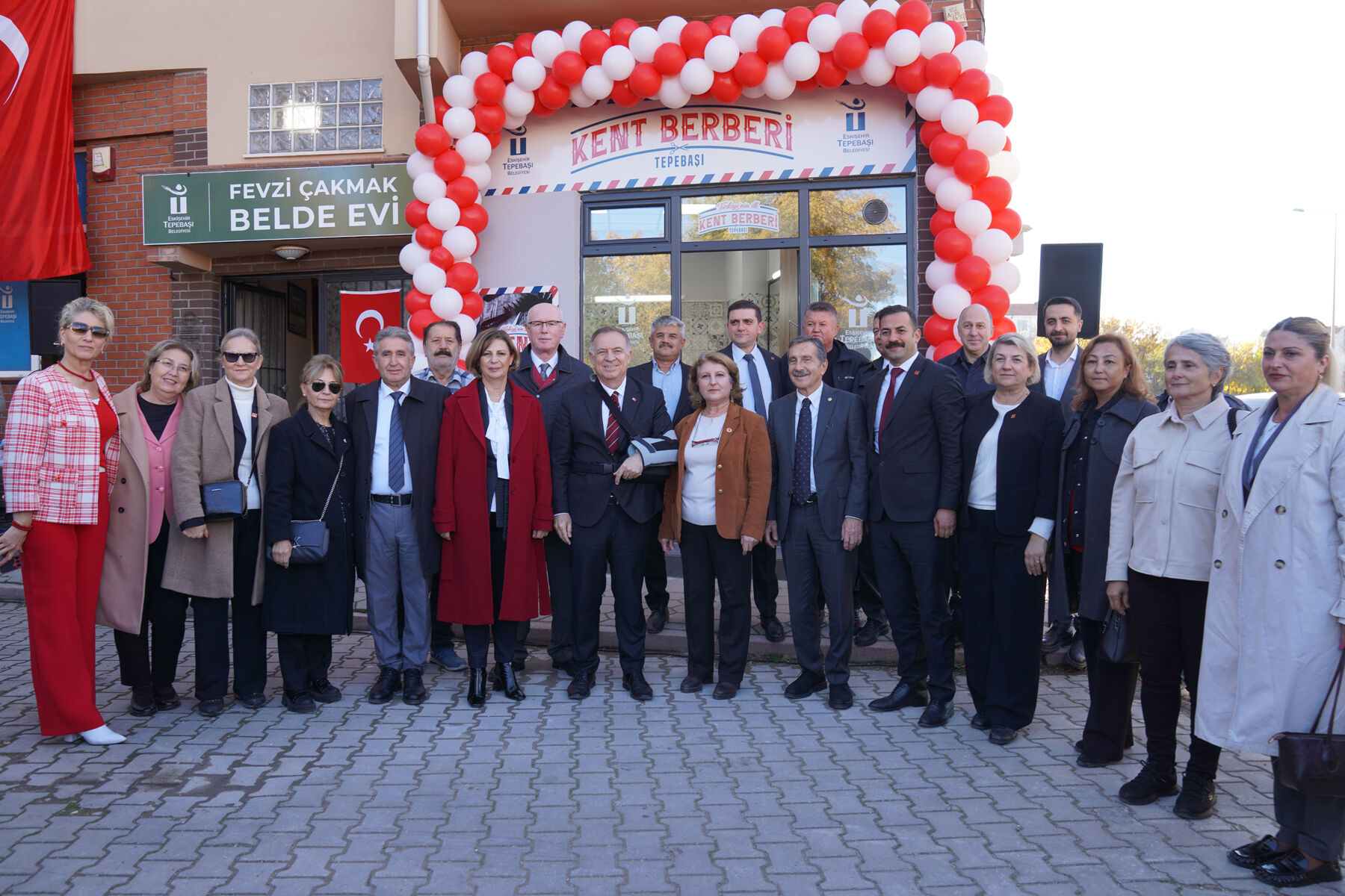 Kent Lokantası'nın ardından Kent Berber de açıldı! Tıraş yılbaşına kadar ücretsiz  - 1. Resim