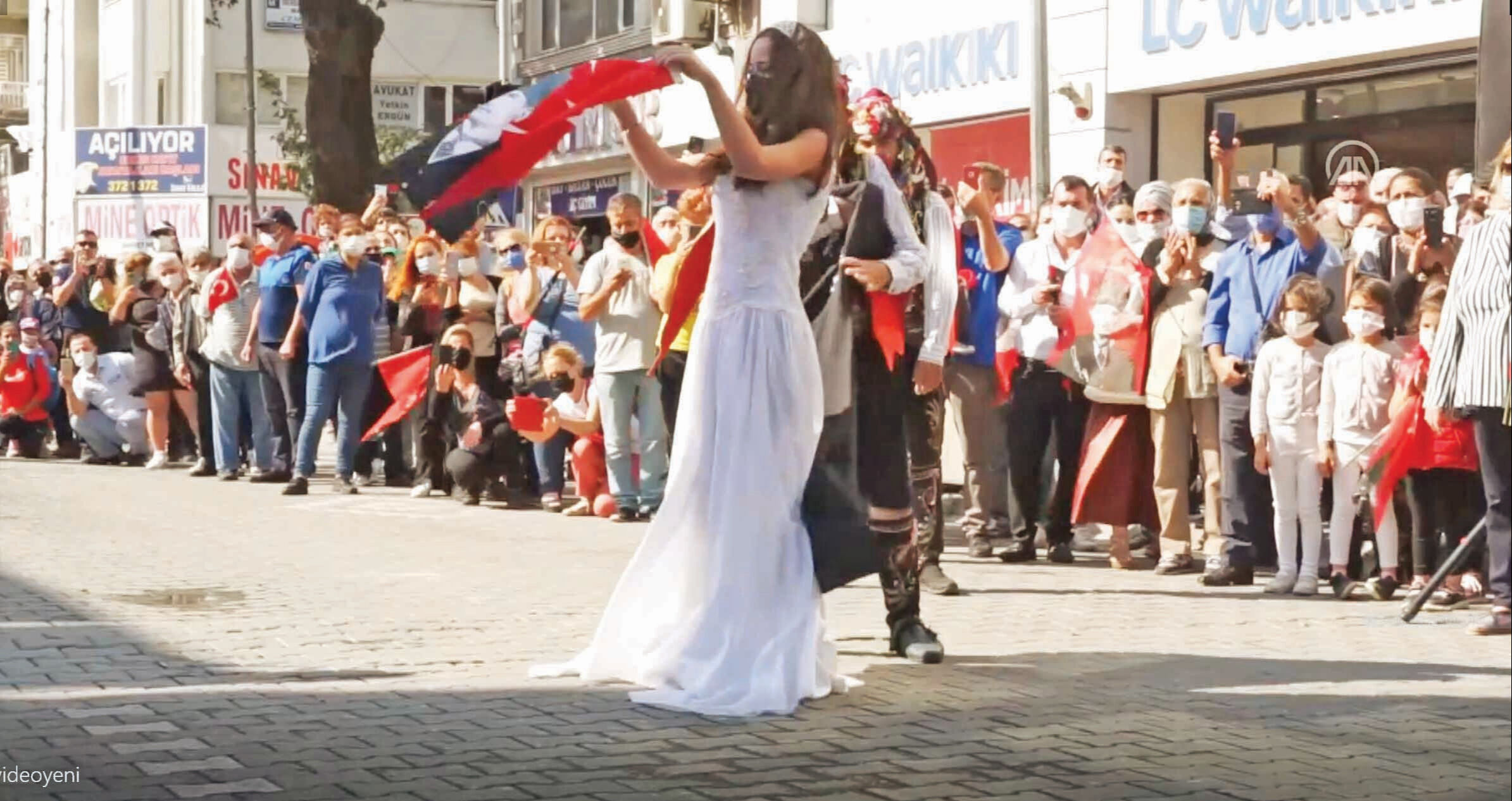 Özel dalga geçer gibi konuştu: CHP inanç özgürlüğünün teminatıdır! Bu görüntüler unutulmadı  Özel dalga geçer gibi konuştu: CHP inanç özgürlüğünün teminatıdır! Bu görüntüler unutulmadı  - 3. Resim