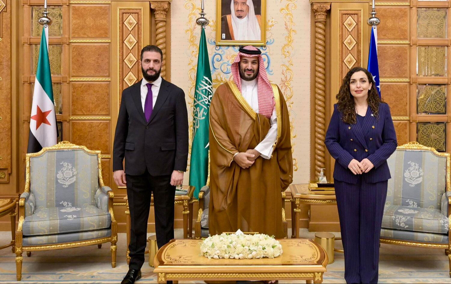 Vucic'ten 'Suriye, Türkiye'den talimat alıyor' iddiası... Sırplar, Kosova'yı tanıma kararından rahatsız! Vucic'ten 'Suriye, Türkiye'den talimat alıyor' iddiası... Sırplar, Kosova'yı tanıma kararından rahatsız! - 1. Resim