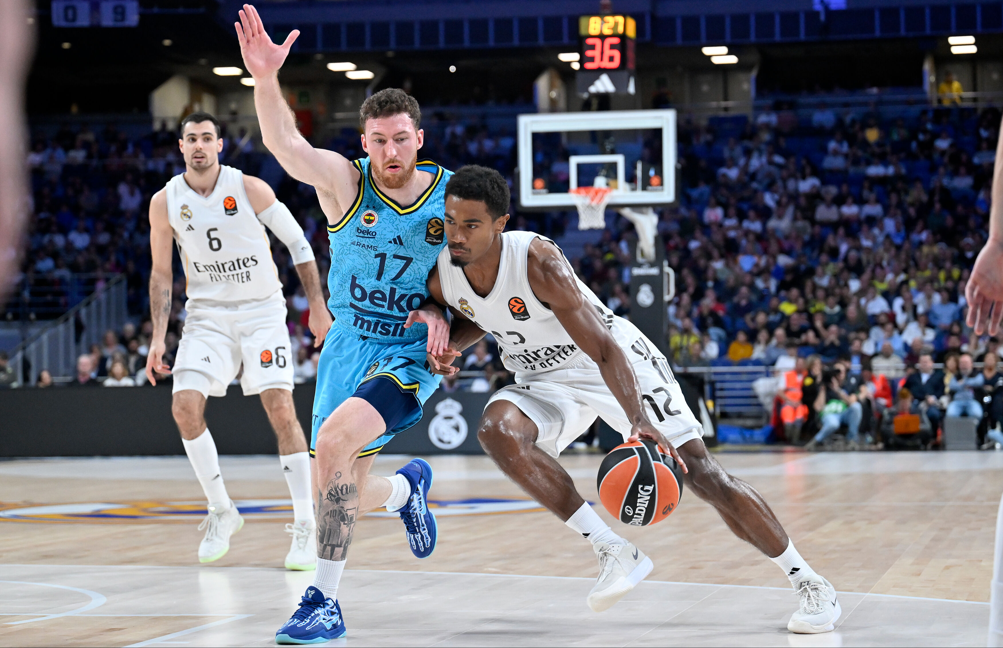 Fener’e boğa darbesi! Real Madrid'den fark yedi Fener’e boğa darbesi! Real Madrid'den fark yedi - 1. Resim