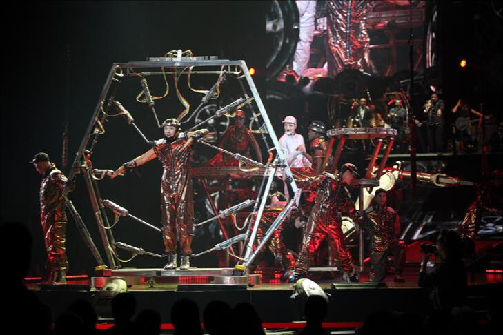 Forbes 2025'in en çok kazanan 'ölü' ünlülerini açıkladı: Michael Jackson’dan Elvis’e servet yağmuru Forbes 2025'in en çok kazanan 'ölü' ünlülerini açıkladı: Michael Jackson’dan Elvis’e servet yağmuru - 2. Resim