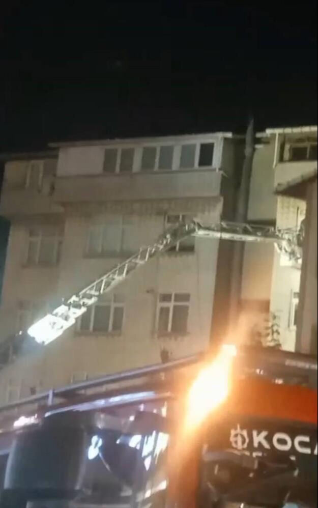 Gebze’de kabus bitmedi! Çöken binanın yakınında yeni tehlike - 4. Resim