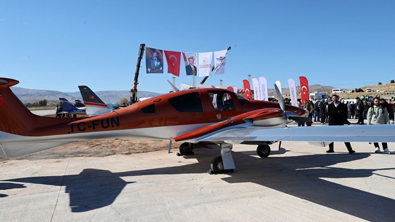Nuri Demirağ'dan bugünlere miras! Türkiye'nin ilk ilçe havaalanı yeniden hayat buldu Nuri Demirağ'dan bugünlere miras! Türkiye'nin ilk ilçe havaalanı yeniden hayat buldu - 1. Resim