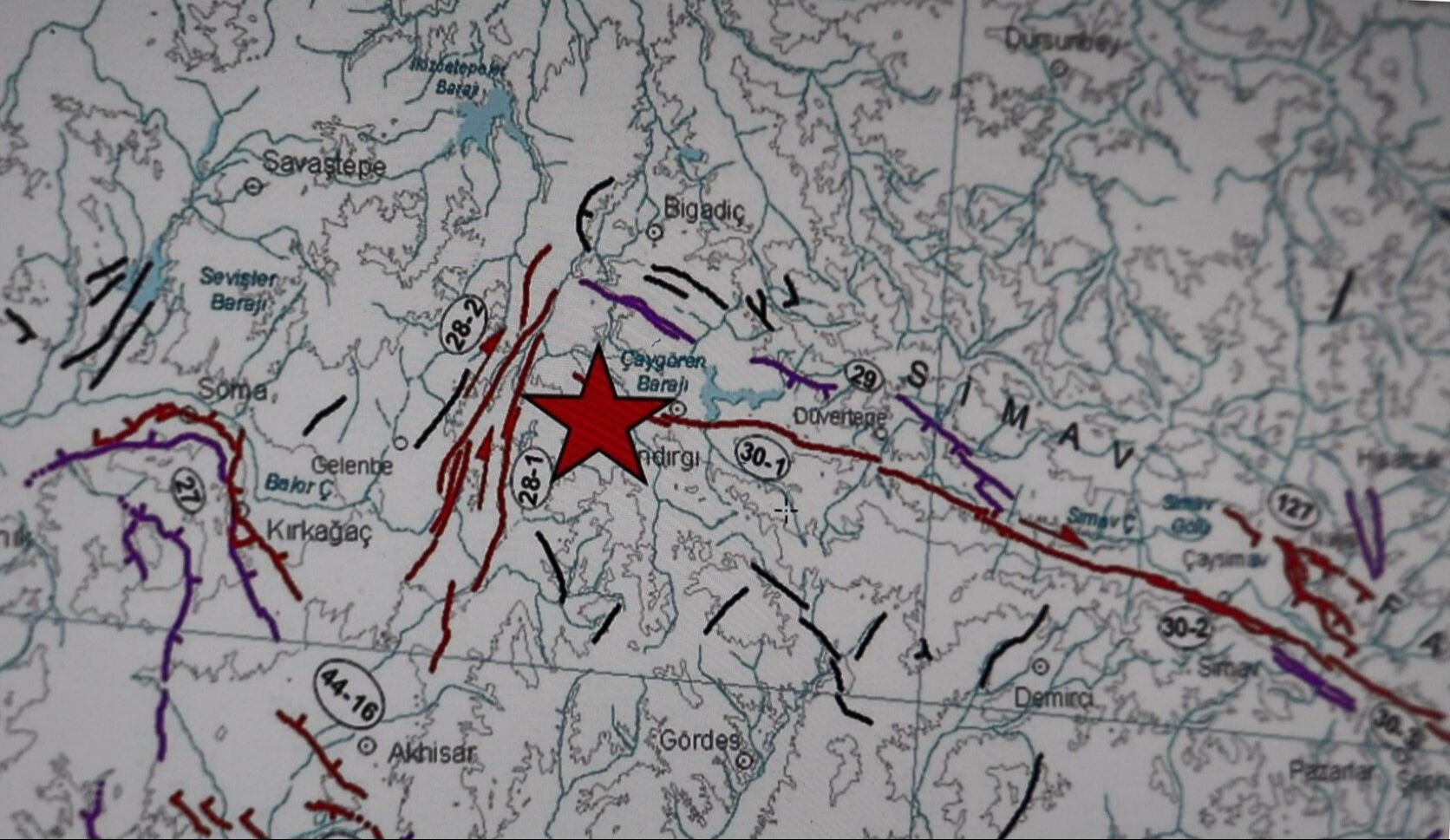 Sadece bir bölgede iki buçuk ayda 14 bin deprem! Uzman isimden 'başka mekanizmalar etkili olabilir' uyarısı Sadece bir bölgede iki buçuk ayda 14 bin deprem! Uzman isimden 'başka mekanizmalar etkili olabilir' uyarısı - 1. Resim