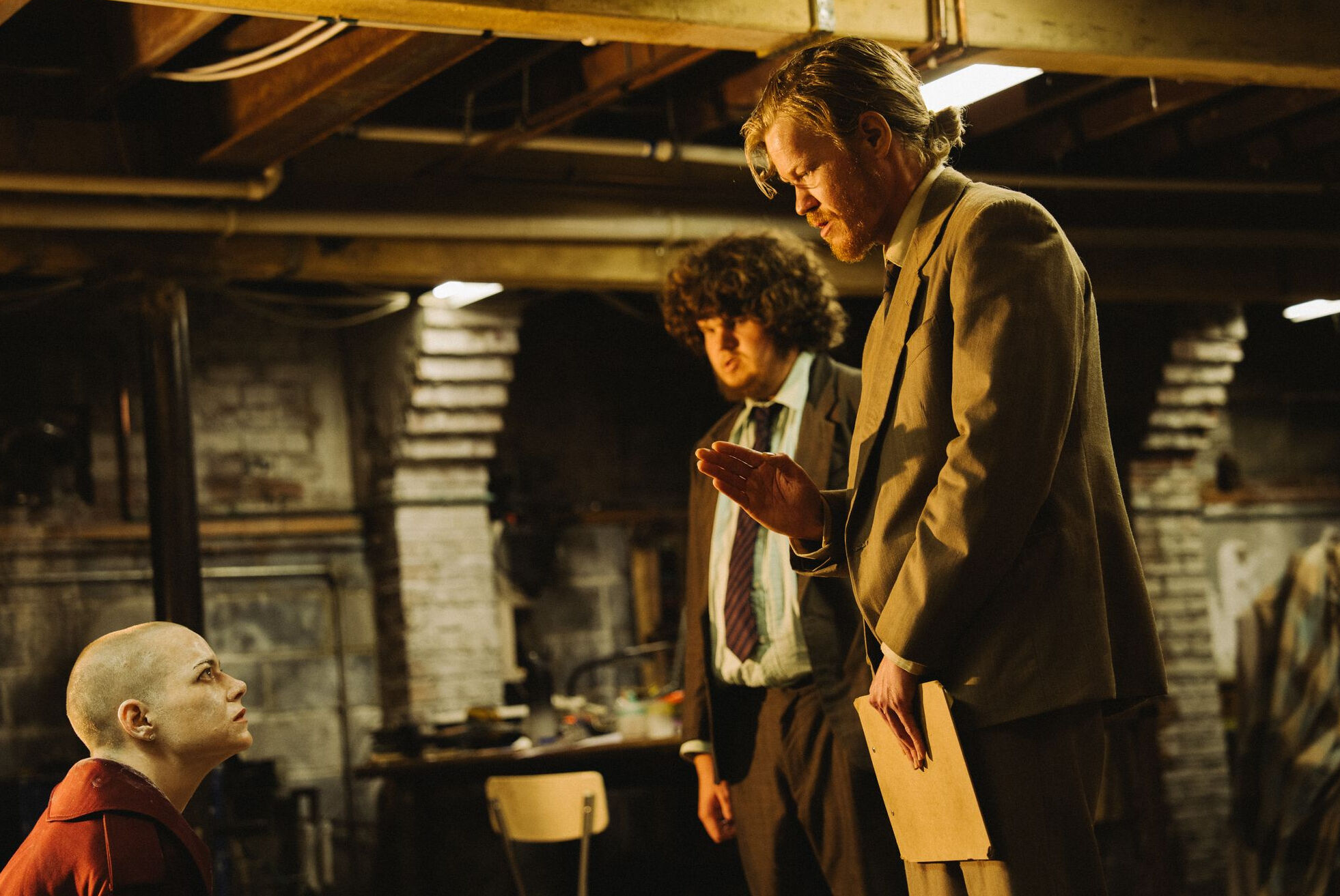 Sinemada bu hafta | 'Bugonia' dünyamız kadar tuhaf! Sinemada bu hafta | 'Bugonia' dünyamız kadar tuhaf! - 1. Resim