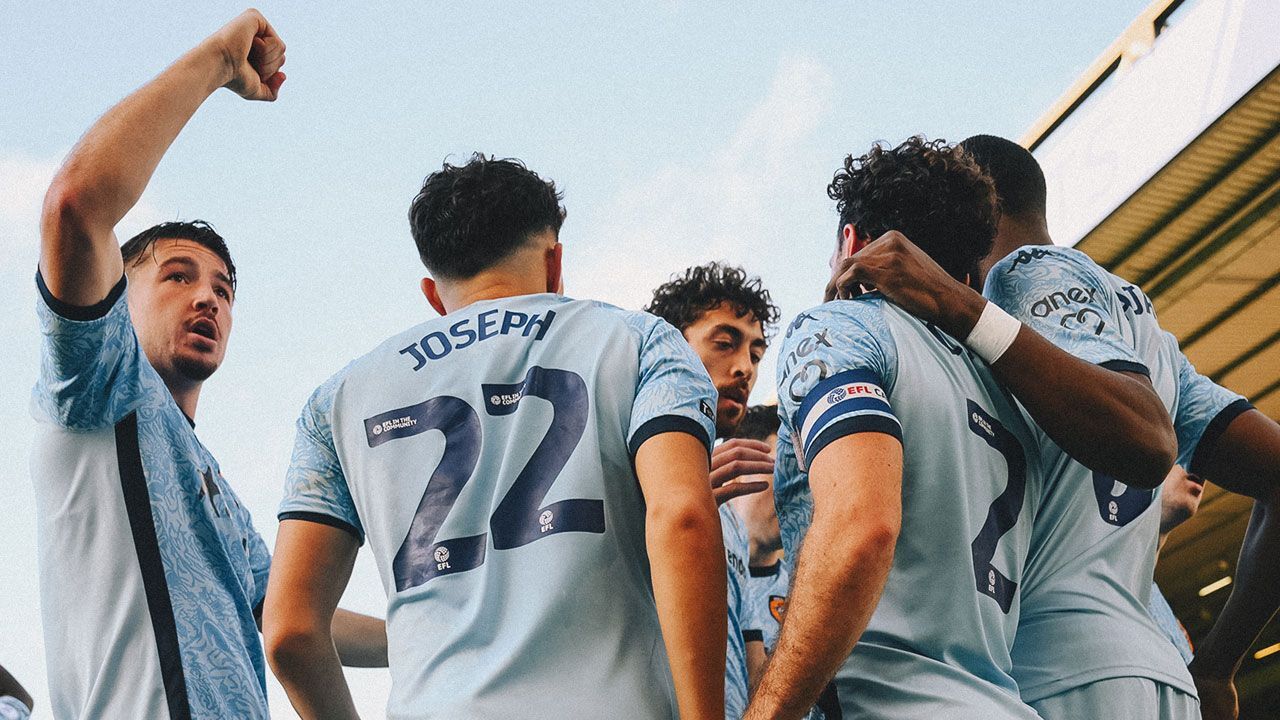 Acun Ilıcalı'nın Hull City'si uçuşa geçti: Zirve yürüyüşü sürüyor Acun Ilıcalı'nın Hull City'si uçuşa geçti: Zirve yürüyüşü sürüyor