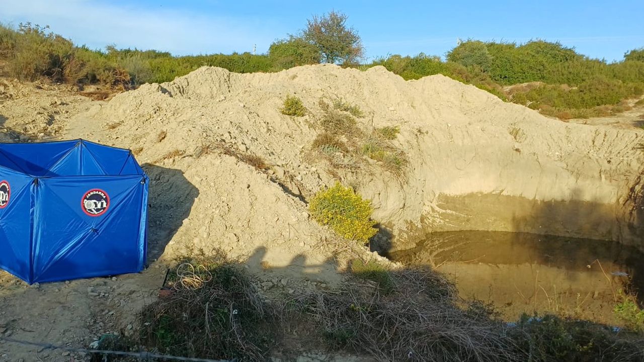 Antalya'da şüpheli ölüm: Yaşlı kadının cesedini su çukurunda buldular Antalya'da şüpheli ölüm: Yaşlı kadının cesedini su çukurunda buldular