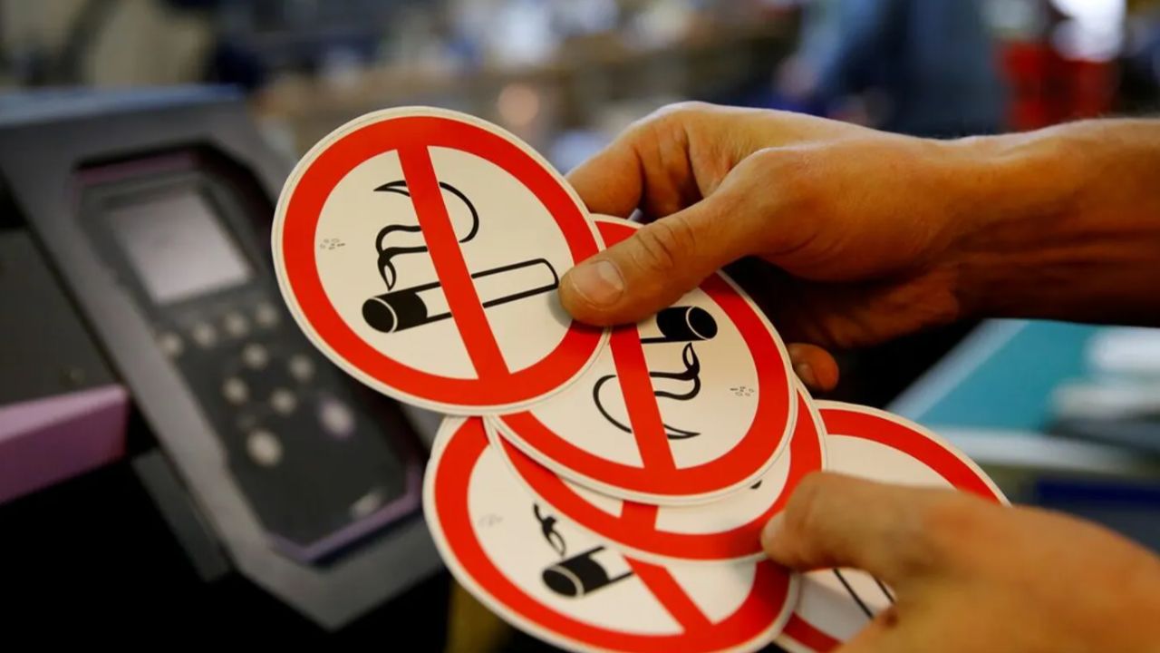 Dünya'da bir ilk! 2007 sonrası doğanlar sigara alamayacak Dünya'da bir ilk! 2007 sonrası doğanlar sigara alamayacak