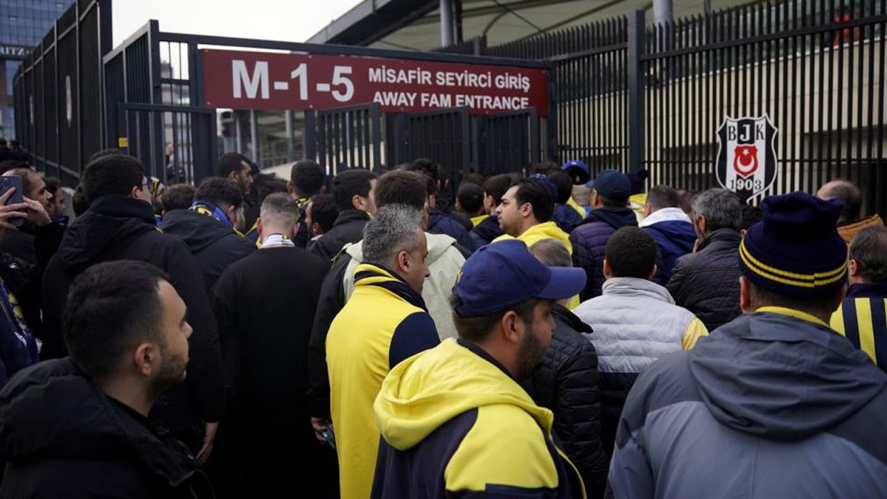 Fenerbahçe'den Beşiktaş derbisi açıklaması: Taraftarlara bilgilendirme Fenerbahçe'den Beşiktaş derbisi açıklaması: Taraftarlara bilgilendirme