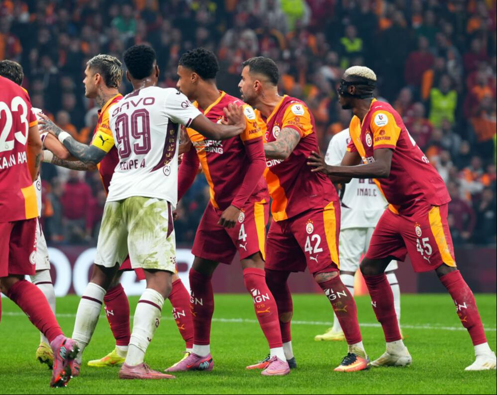 Galatasaray ile Trabzonspor yenişemedi: Derbide gol yok, kırmızı var - 5. Resim