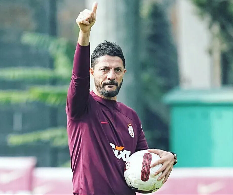 Galatasaray'da beklenmedik ayrılık! Sözleşmesi feshedildi Galatasaray'da beklenmedik ayrılık! Sözleşmesi feshedildi - 1. Resim