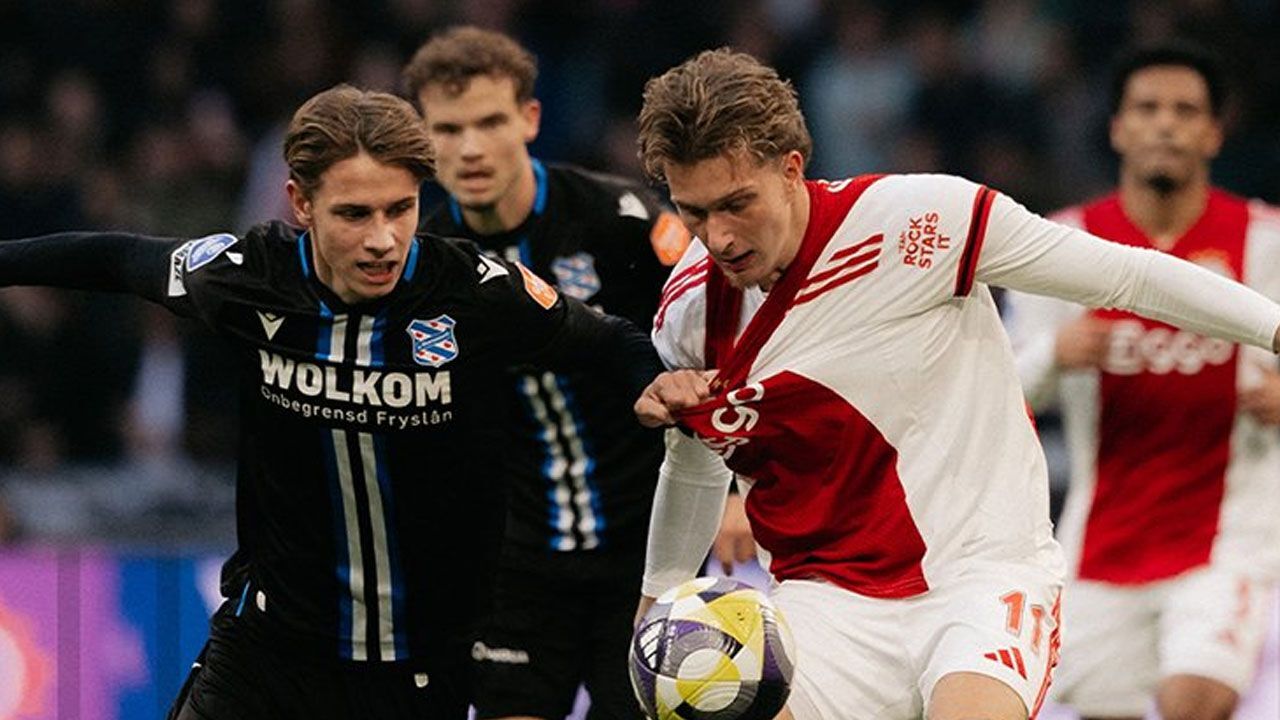 Galatasaray'ın Şampiyonlar Ligi'ndeki iki rakibi de puan kaybetti Galatasaray'ın Şampiyonlar Ligi'ndeki iki rakibi de puan kaybetti