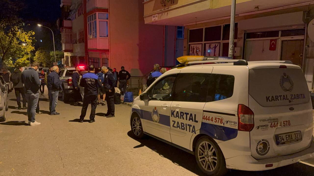 Kartal'da bir binanın kolonları çatladı! Tahliye edilen apartman mühürlendi - 2. Resim