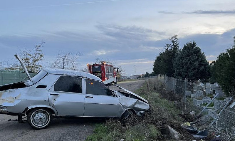 Mezarlığa daldı, alkollü sürücünün rahat cevabı ‘pes’ dedirtti - 3. Resim