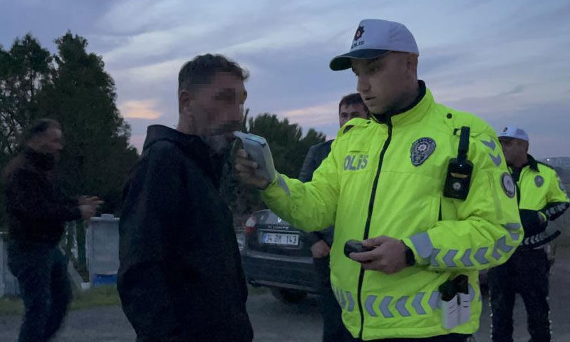 Mezarlığa daldı, alkollü sürücünün rahat cevabı ‘pes’ dedirtti - 2. Resim