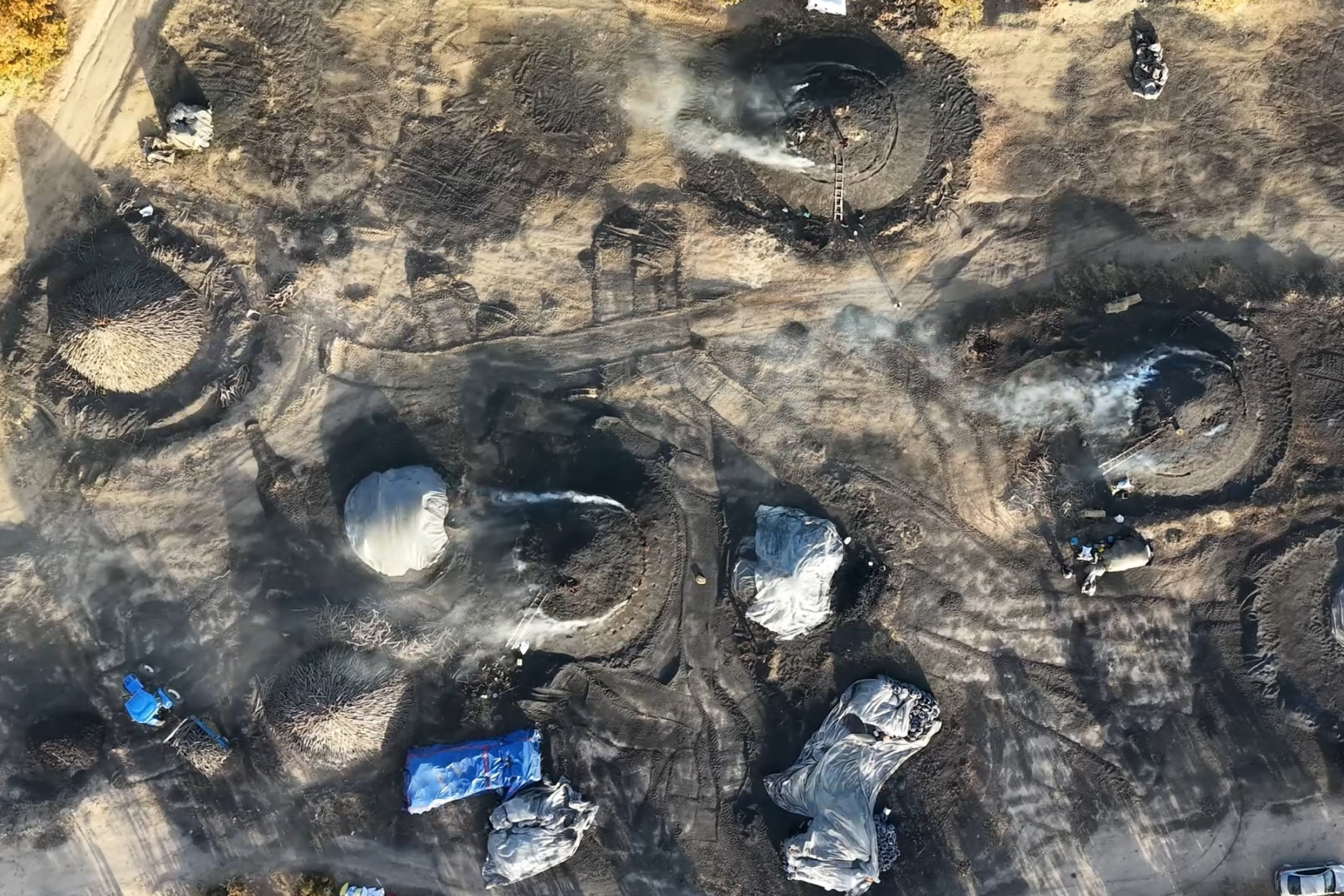 Torlukçuların dumanlı mesaisi: Tonunu 28 bin liradan satıp, sezonda milyon kazanıyorlar Torlukçuların dumanlı mesaisi: Tonunu 28 bin liradan satıp, sezonda milyon kazanıyorlar - 1. Resim