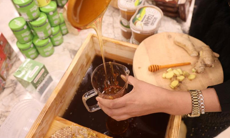 Zencefil ve ballı ev yapımı şurup tarifi… Boğaz ağrısı ve öksürüğü anında kesecek Zencefil ve ballı ev yapımı şurup tarifi… Boğaz ağrısı ve öksürüğü anında kesecek - 3. Resim