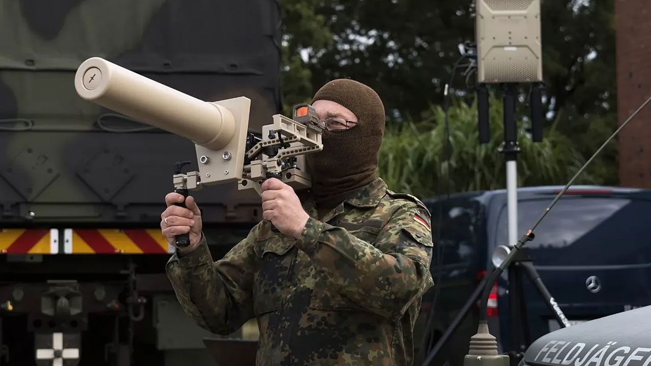 - Askeri üste drone alarmı! Jammer sistemi bile etkisiz kaldı