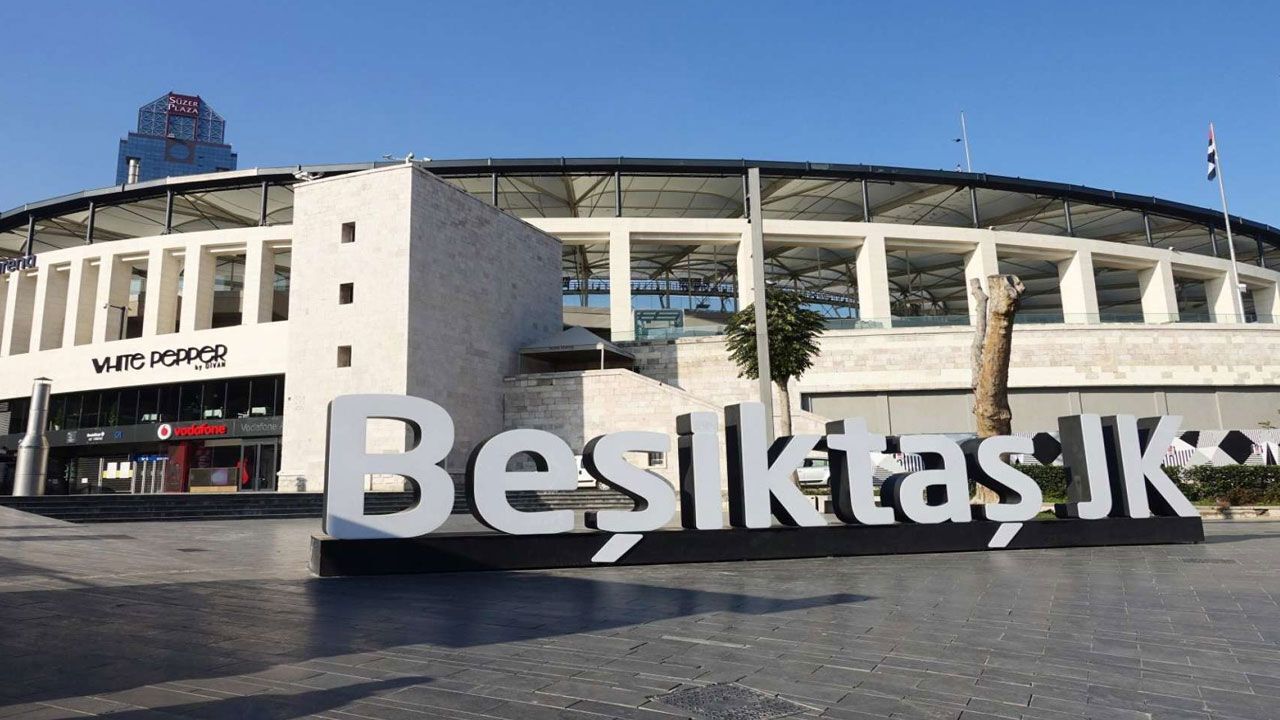 Beşiktaş-Fenerbahçe derbisi öncesi silahlı çatışma! Tüpraş Stadı çevresinde kan aktı Beşiktaş-Fenerbahçe derbisi öncesi silahlı çatışma! Tüpraş Stadı çevresinde kan aktı