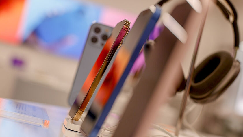 iPhone 18 Pro renk seçenekleri neler? Tasarımıyla alışılmışın dışına çıkıyor iPhone 18 Pro renk seçenekleri neler? Tasarımıyla alışılmışın dışına çıkıyor - 1. Resim